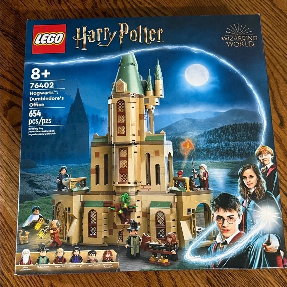 Lego Hogwart’s Dumbledore’s Office set 76402 new in sealed box 654 pieces